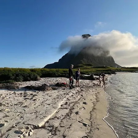 Prestholmen Lofoten Tatil Evi