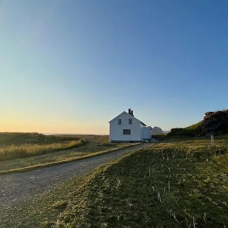 Prestholmen Lofoten Tatil Evi